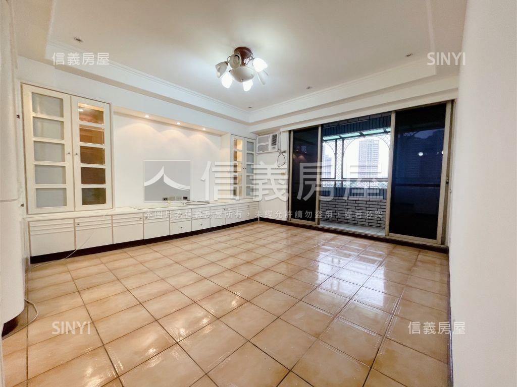 亞東捷運遠揚景觀４房房屋室內格局與周邊環境