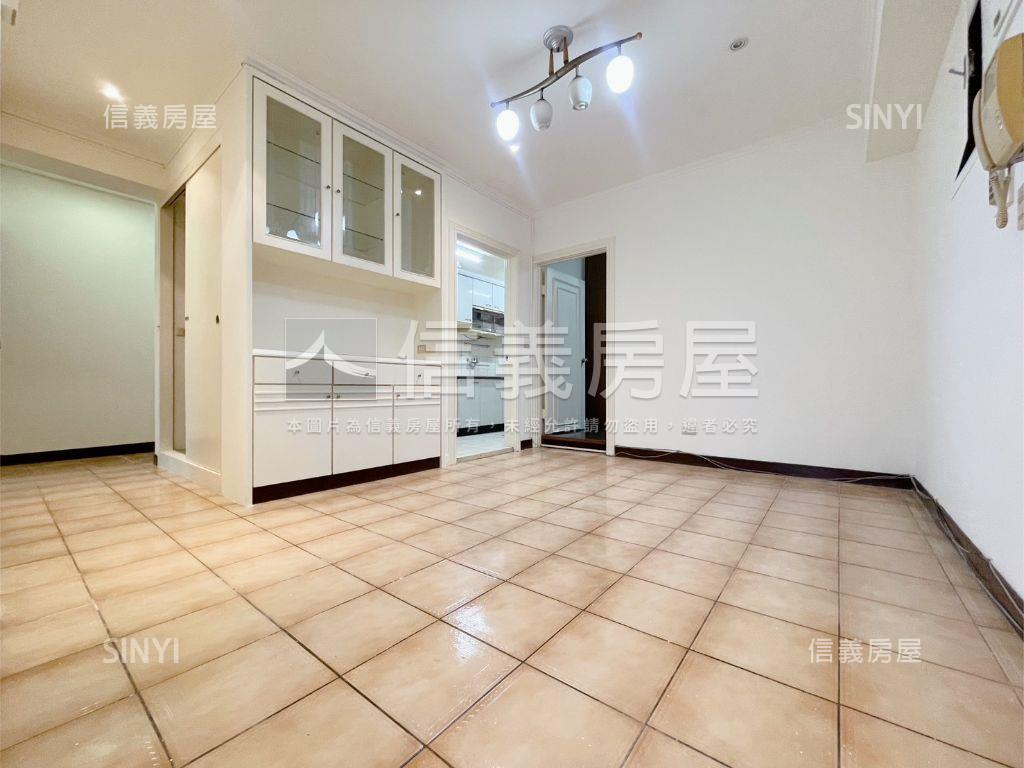 亞東捷運遠揚景觀４房房屋室內格局與周邊環境