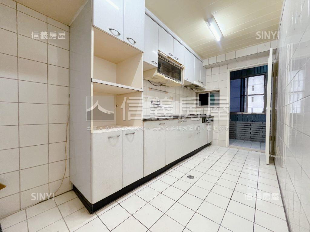 亞東捷運遠揚景觀４房房屋室內格局與周邊環境