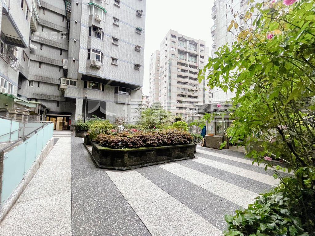 亞東捷運遠揚景觀４房房屋室內格局與周邊環境