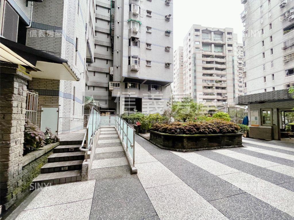 亞東捷運遠揚景觀４房房屋室內格局與周邊環境