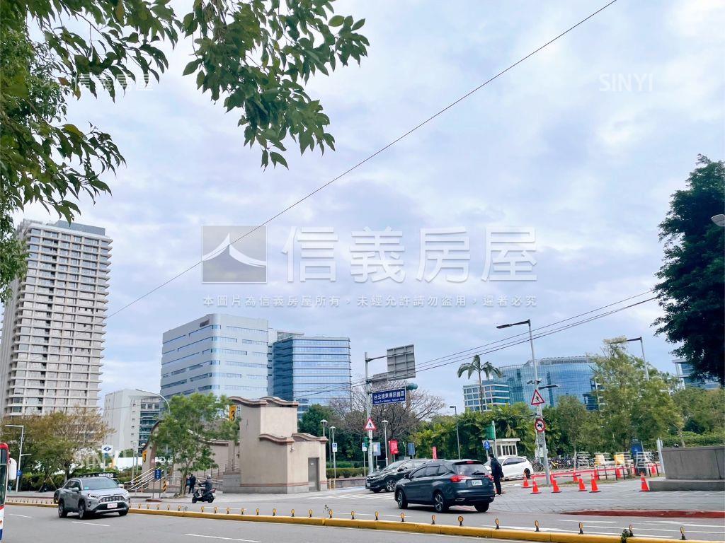 亞東捷運遠揚景觀４房房屋室內格局與周邊環境