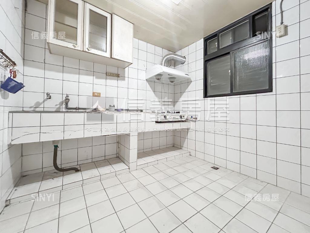 近中研院稀有邊間一樓房屋室內格局與周邊環境