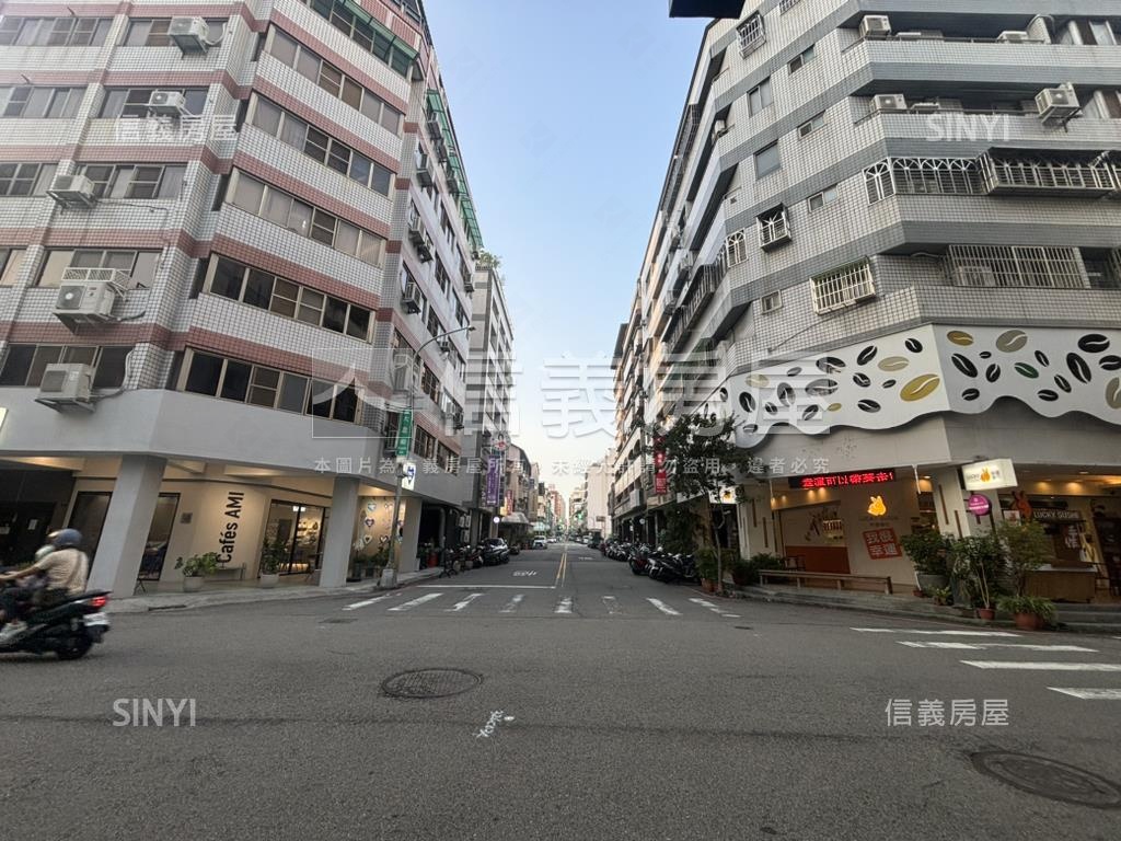 正五期雙車角間店面房屋室內格局與周邊環境