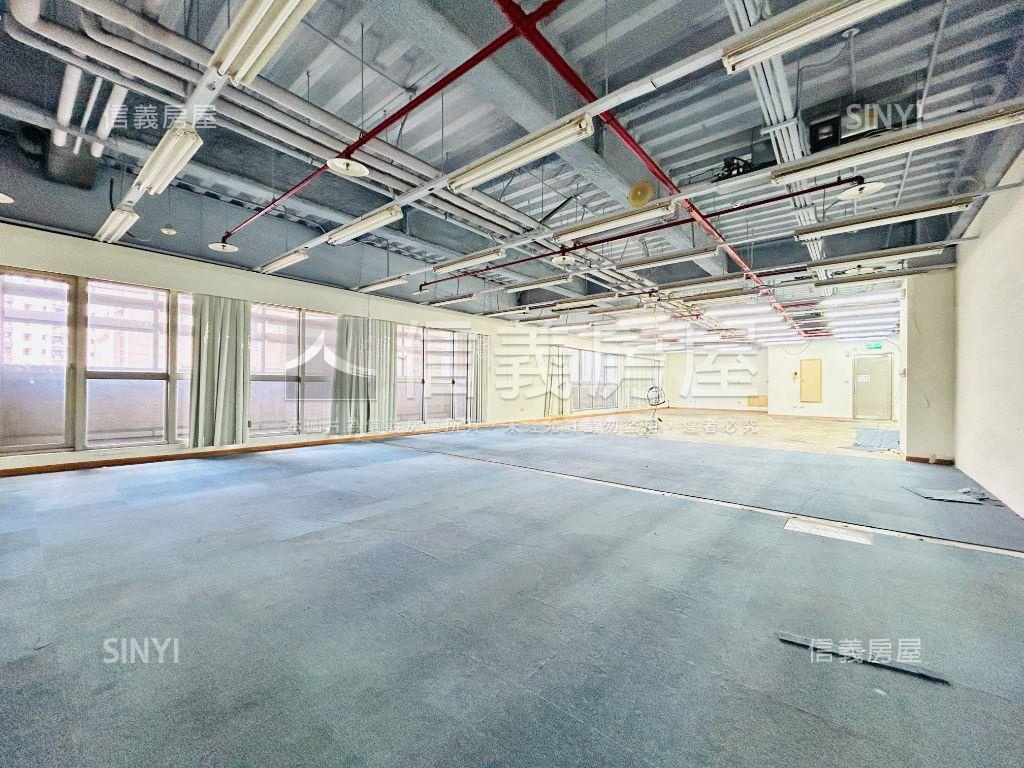 【安泰登峰】指名地標商辦房屋室內格局與周邊環境