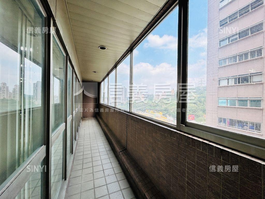【安泰登峰】指名地標商辦房屋室內格局與周邊環境