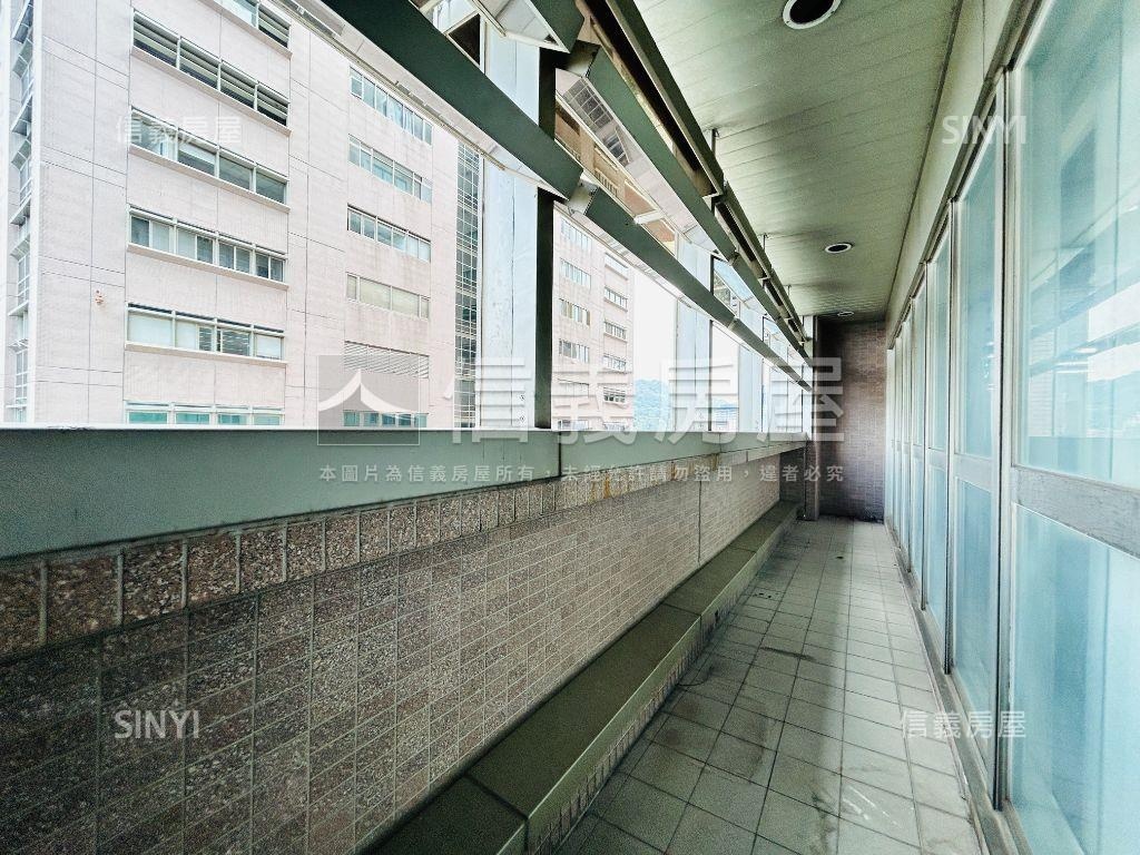 【安泰登峰】指名地標商辦房屋室內格局與周邊環境