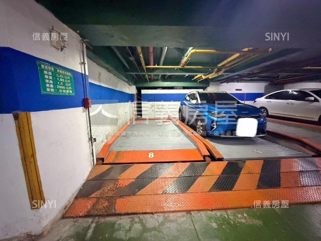 冠德住易２房＋車位房屋室內格局與周邊環境