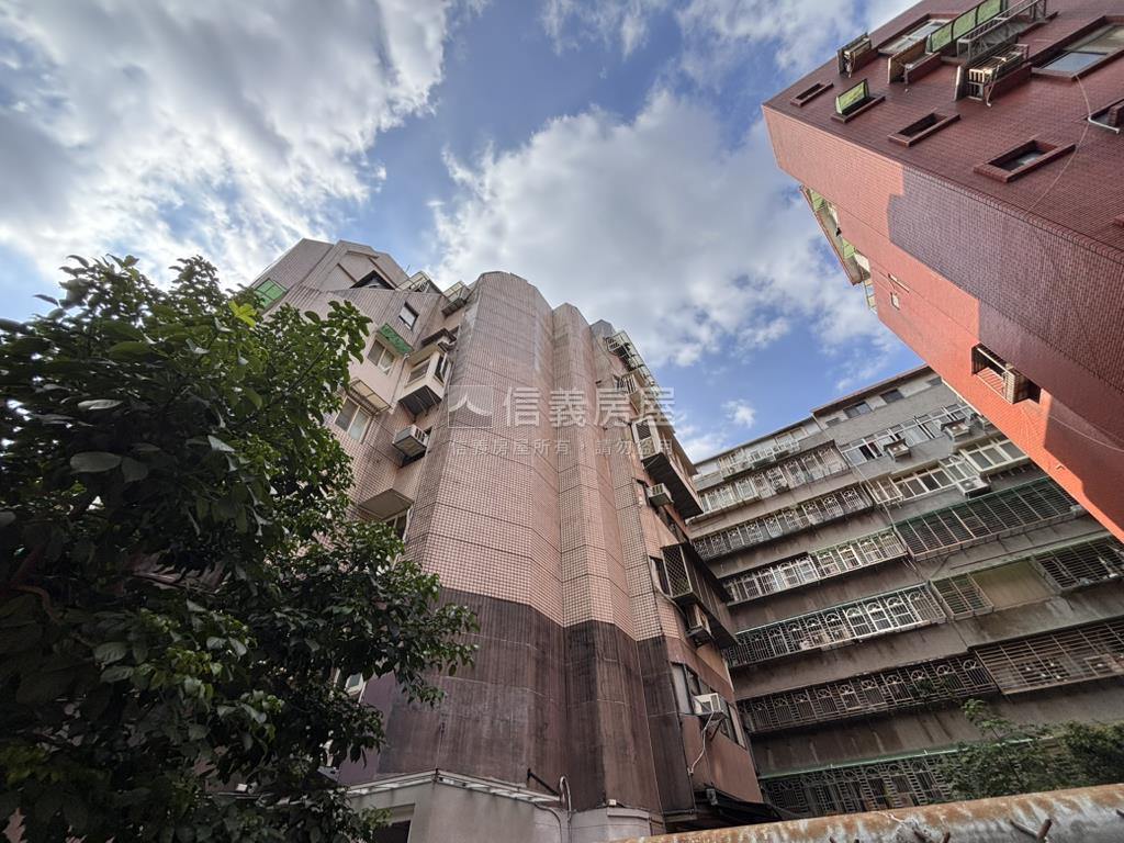 稀有黃金精華北歐店面房屋室內格局與周邊環境