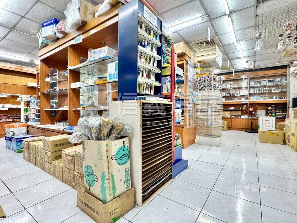 自由二路近輕軌雙平車金店房屋室內格局與周邊環境