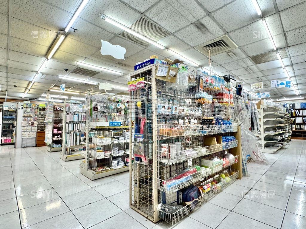 自由二路近輕軌雙平車金店房屋室內格局與周邊環境