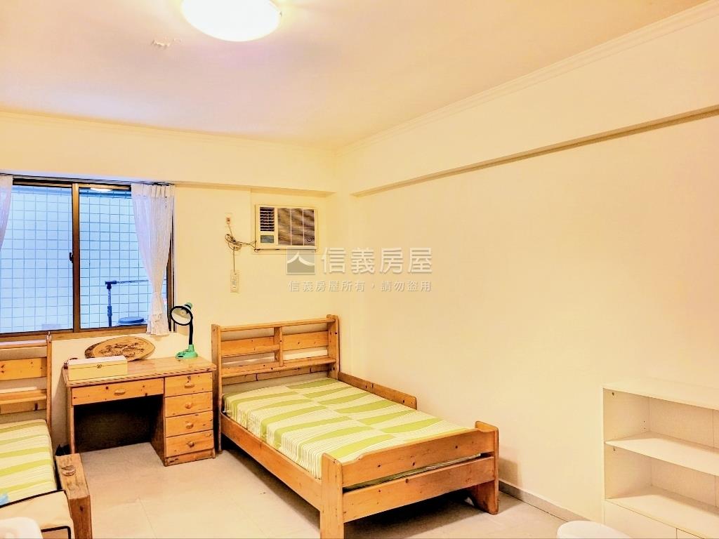 挑高美裝潢一樓大庭院房屋室內格局與周邊環境