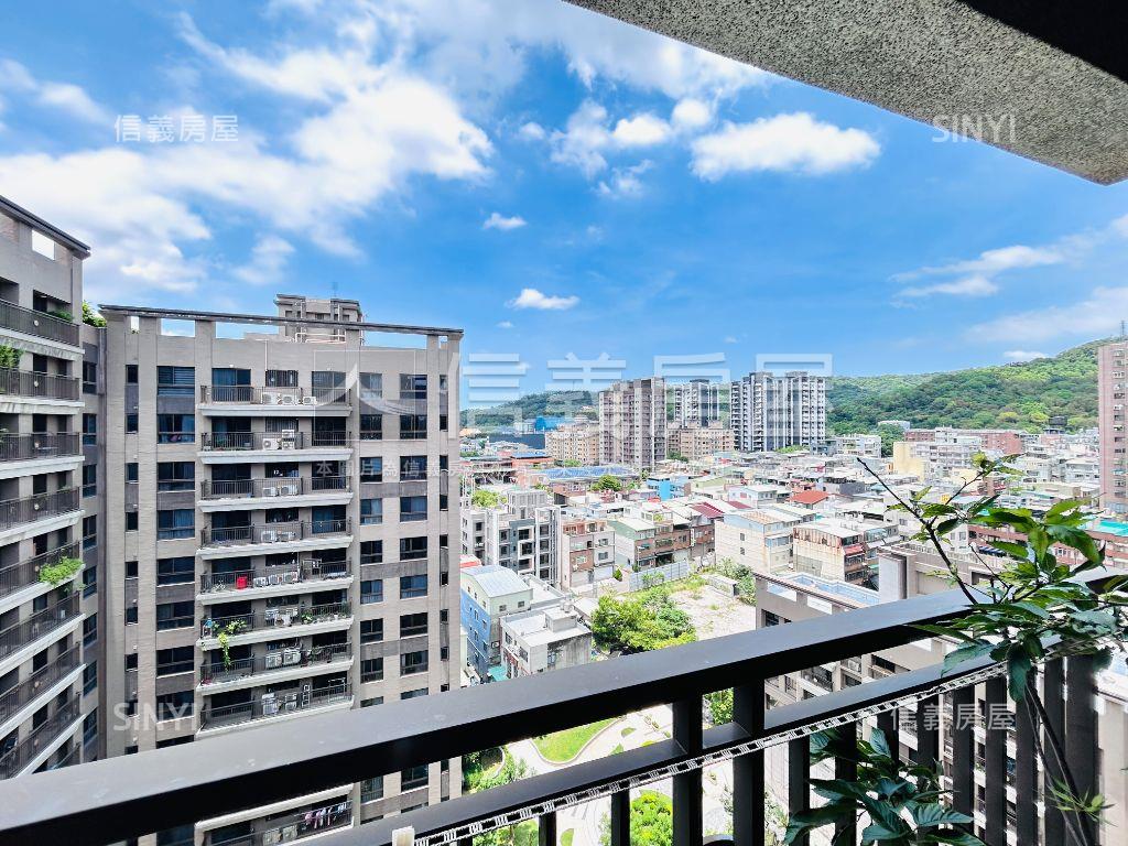 鴻築心天母景觀兩房車位房屋室內格局與周邊環境