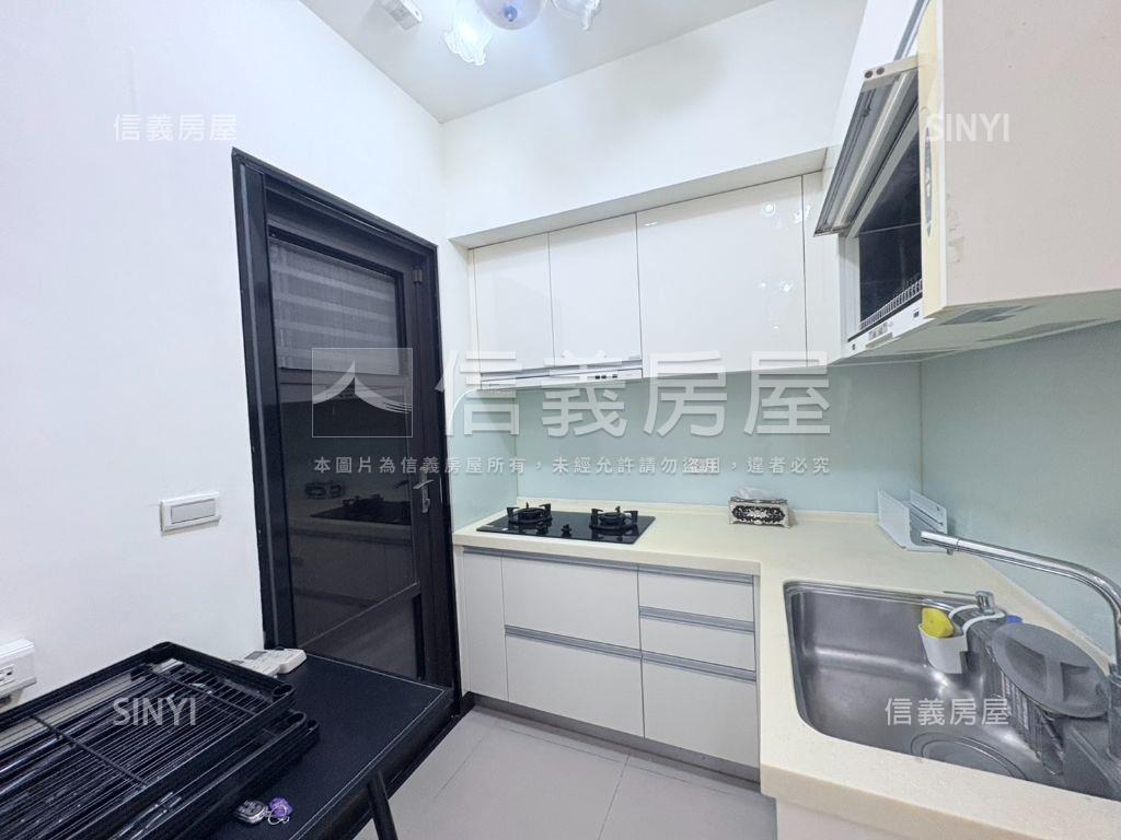 近中科大挑高兩房平車房屋室內格局與周邊環境