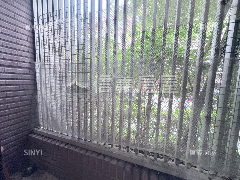 近中科大挑高兩房平車房屋室內格局與周邊環境