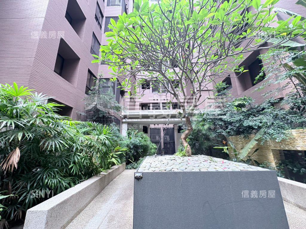 近中科大挑高兩房平車房屋室內格局與周邊環境