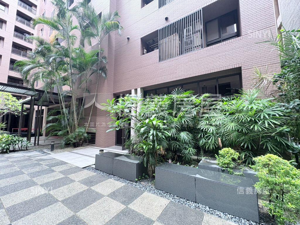 近中科大挑高兩房平車房屋室內格局與周邊環境