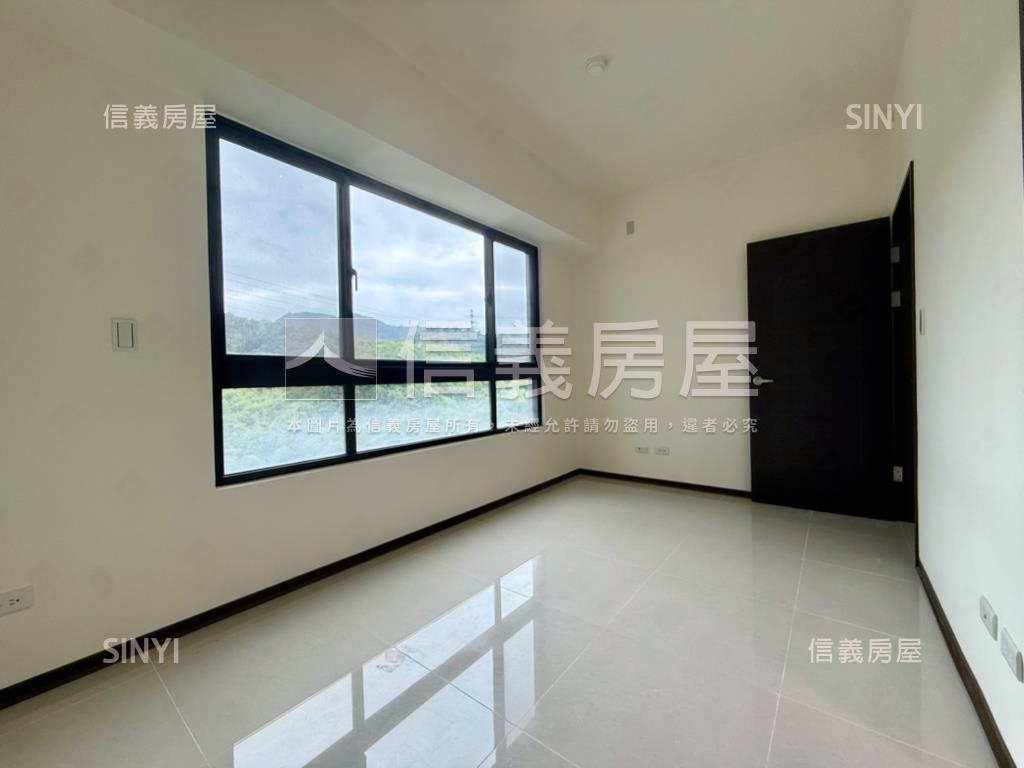 里山鑽高樓景觀露台戶房屋室內格局與周邊環境