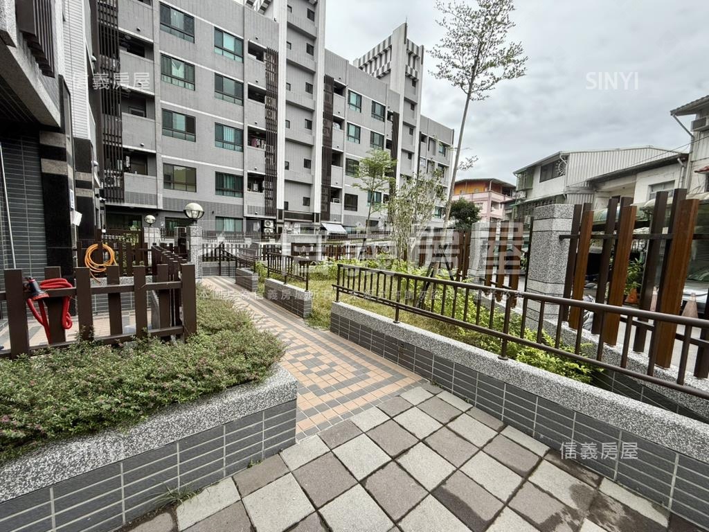 里山鑽高樓景觀露台戶房屋室內格局與周邊環境