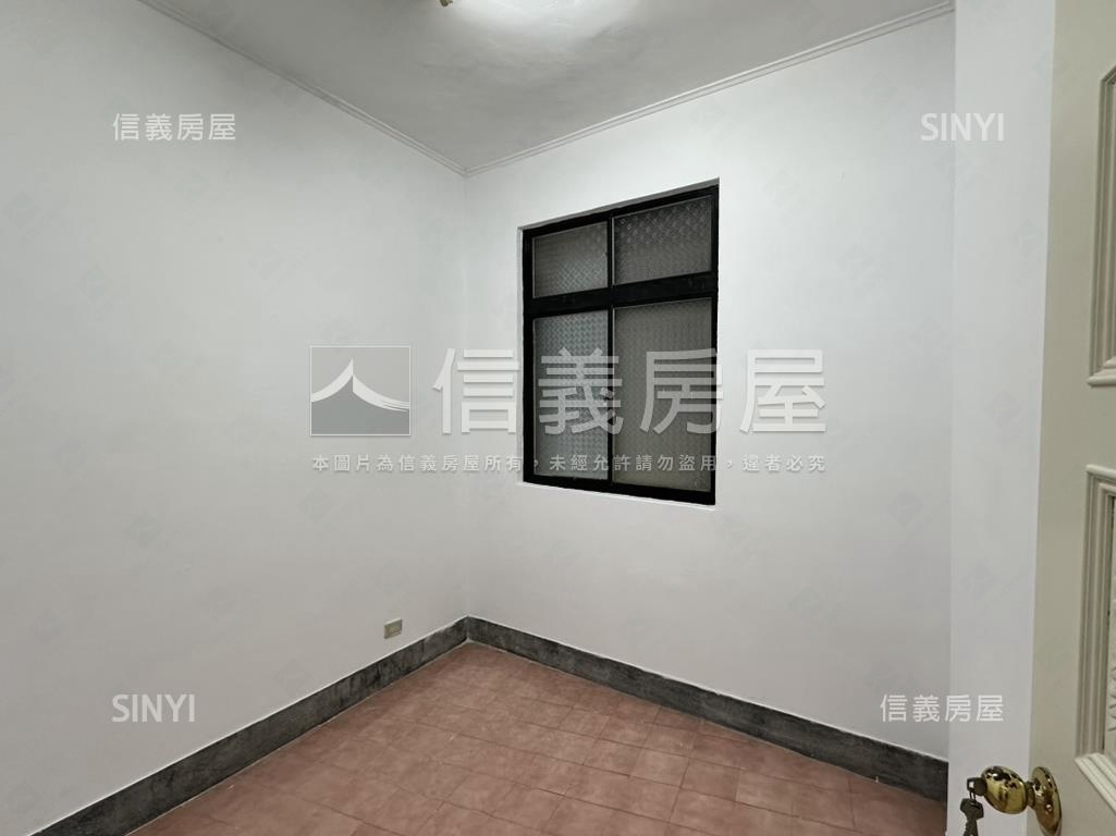 面寬一樓好辦公房屋室內格局與周邊環境
