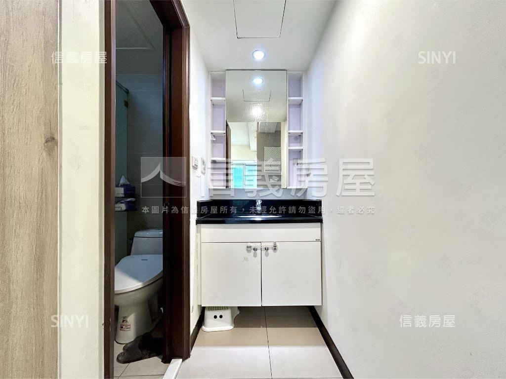 專任雙捷電梯兩房房屋室內格局與周邊環境
