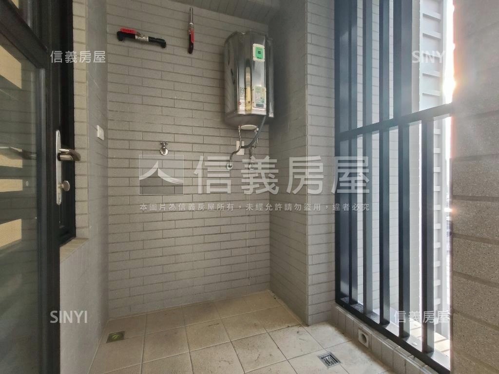 市政質感美裝車位平移房屋室內格局與周邊環境