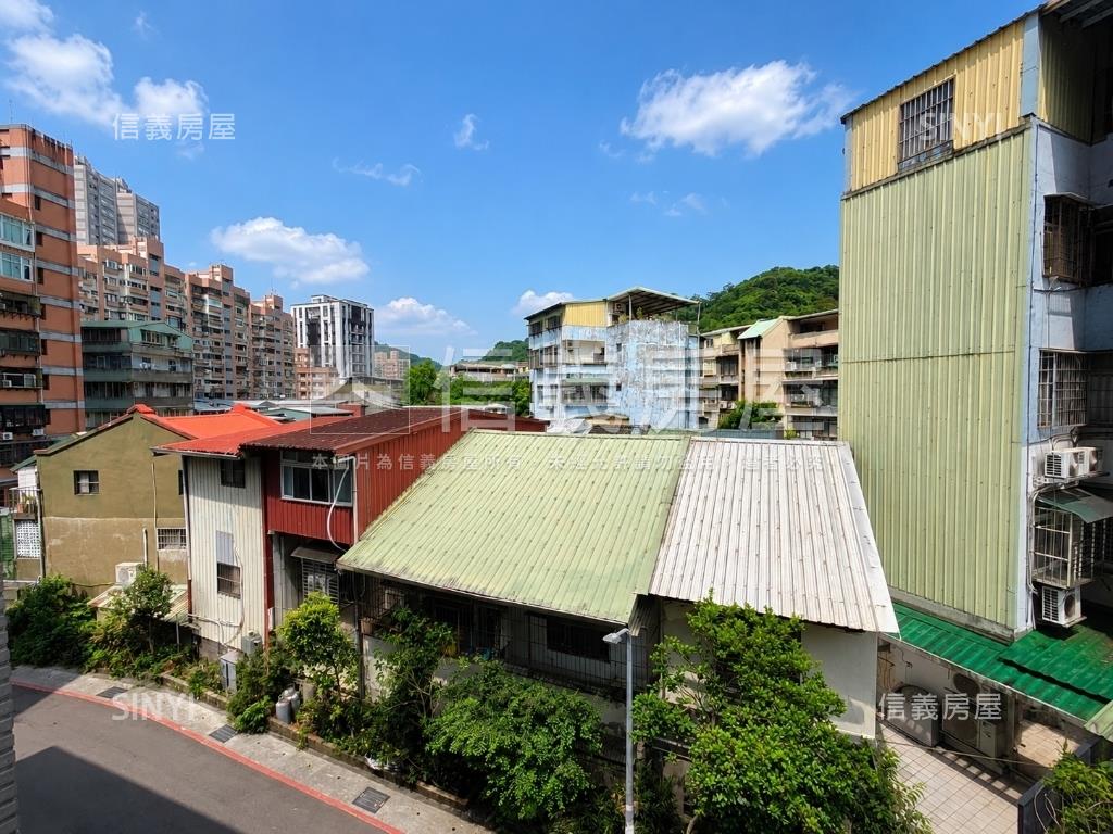 阿曼朝南明亮３房房屋室內格局與周邊環境