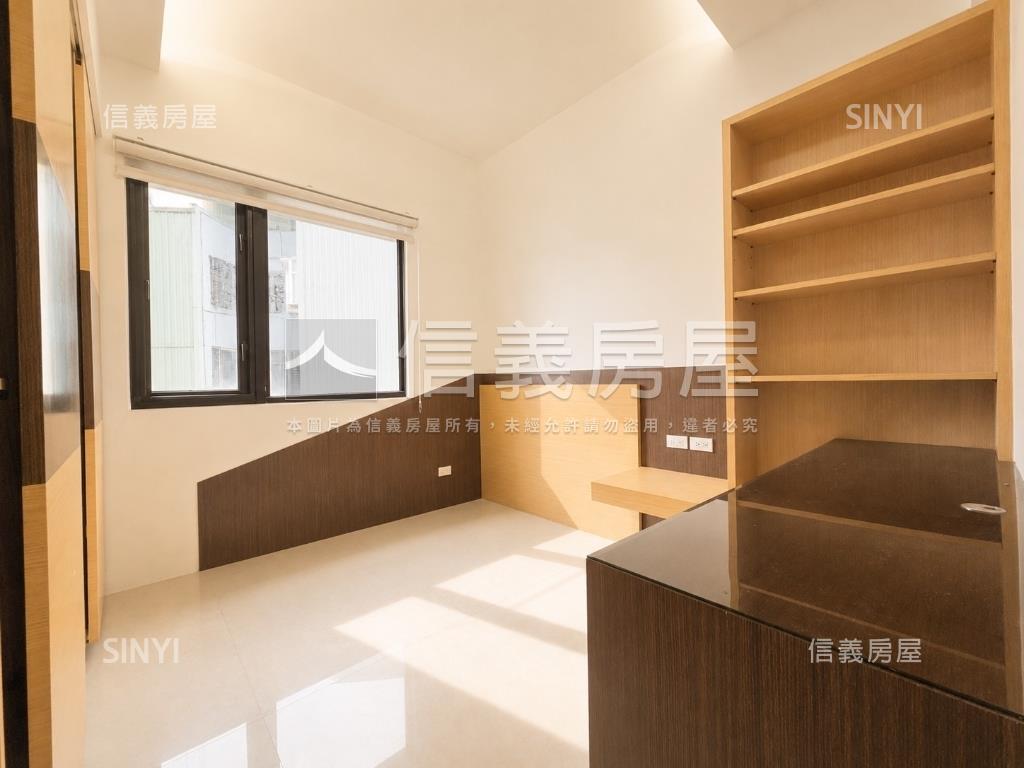 阿曼朝南明亮３房房屋室內格局與周邊環境