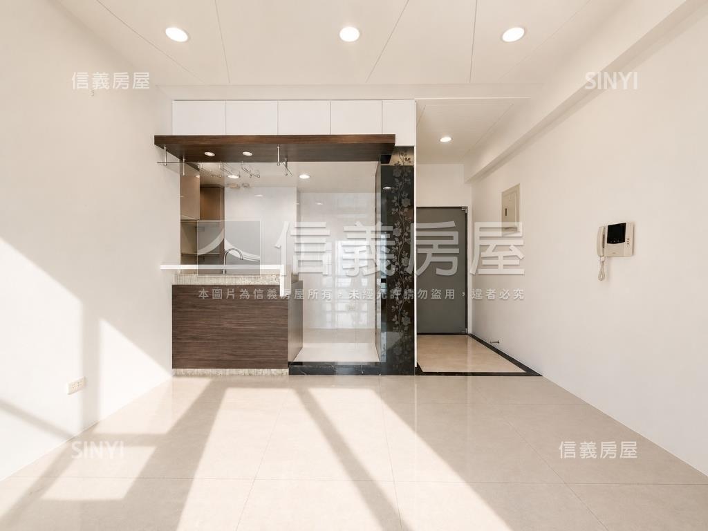 阿曼朝南明亮３房房屋室內格局與周邊環境
