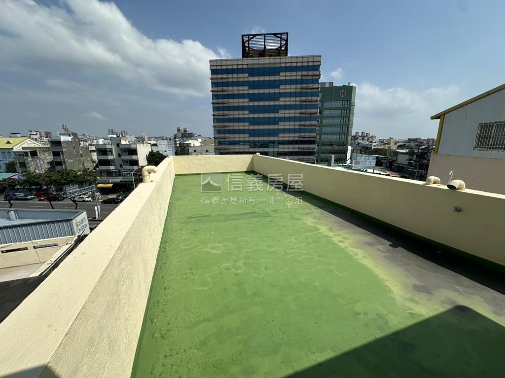 臨路邊間大透天房屋室內格局與周邊環境