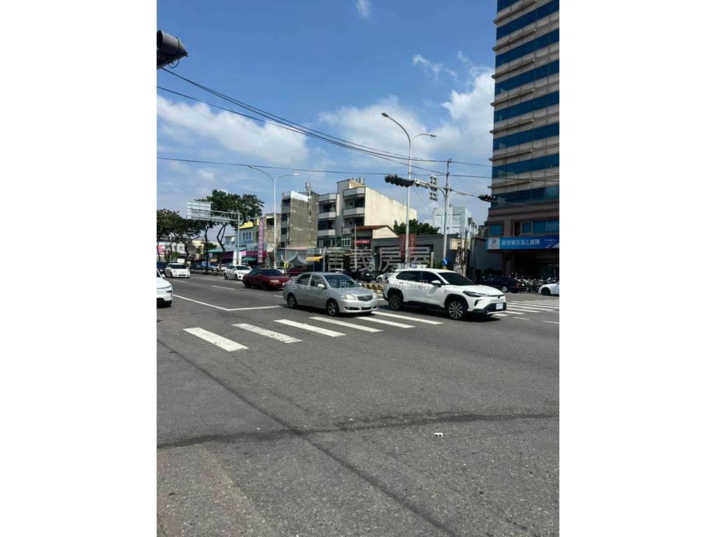 臨路邊間大透天房屋室內格局與周邊環境