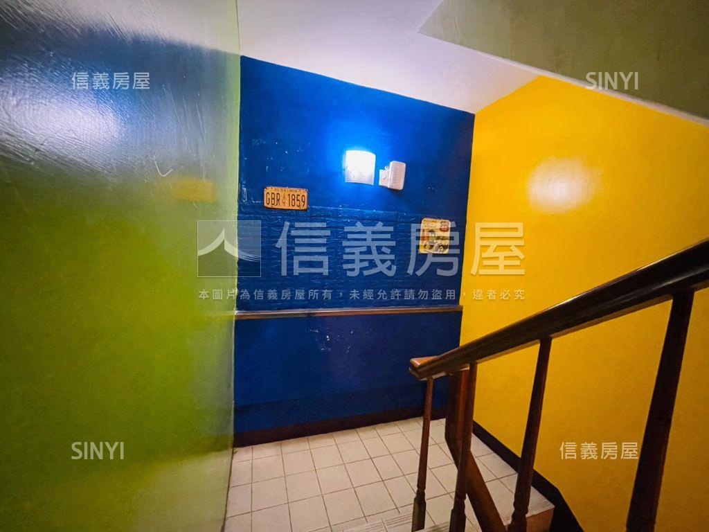 逢甲黃金收租透套房屋室內格局與周邊環境