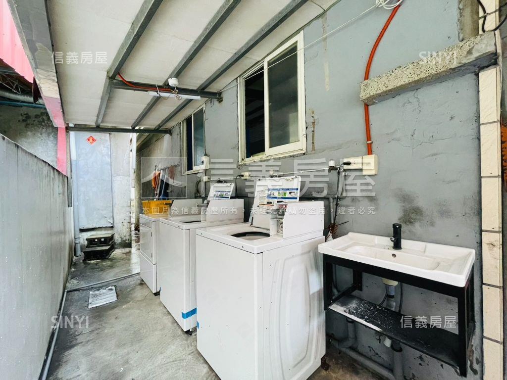 逢甲黃金收租透套房屋室內格局與周邊環境