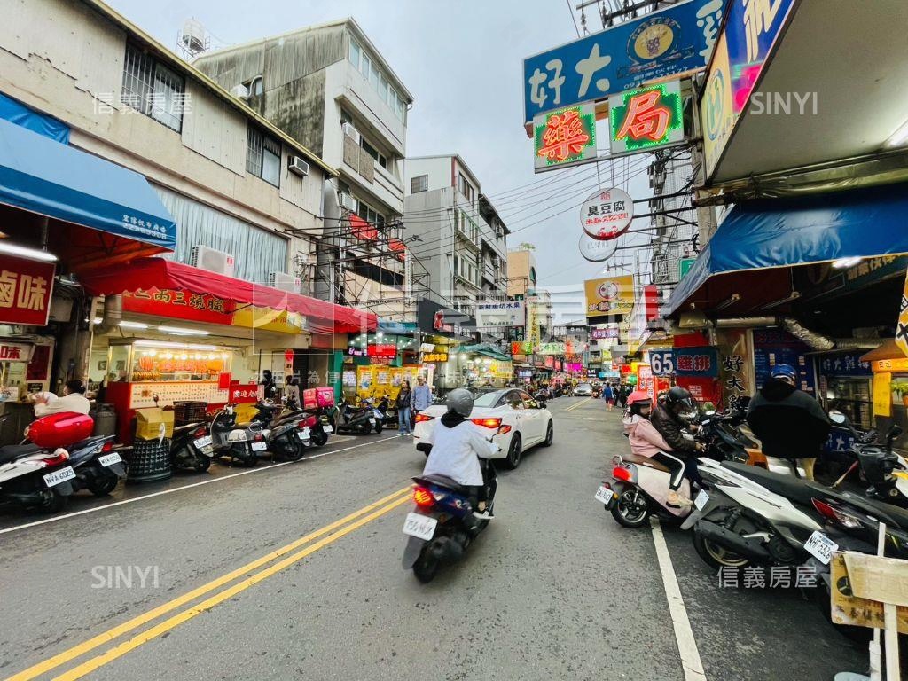 逢甲黃金收租透套房屋室內格局與周邊環境