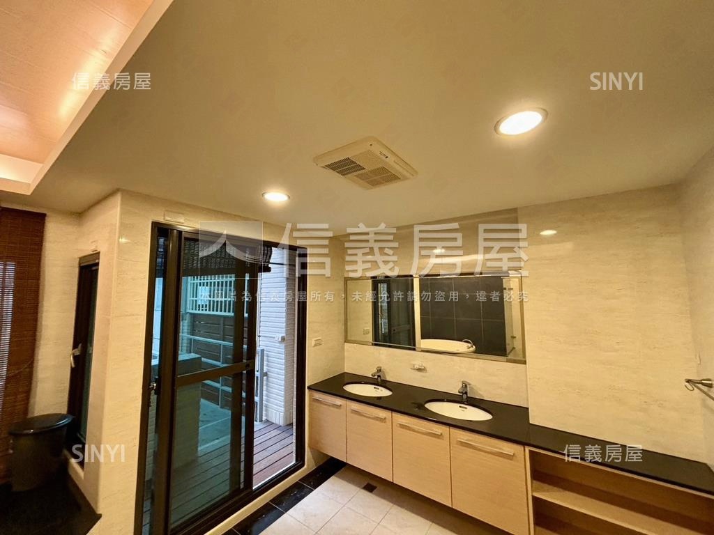 公園首排正路大地坪車墅房屋室內格局與周邊環境