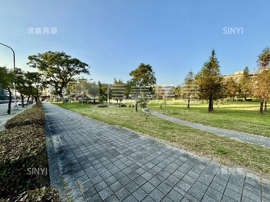 公園首排正路大地坪車墅房屋室內格局與周邊環境