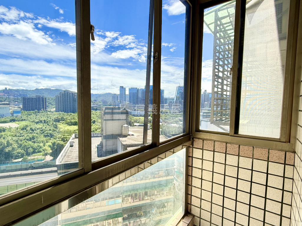 東湖樂高景觀電梯兩房房屋室內格局與周邊環境
