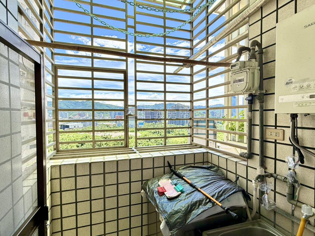 東湖樂高景觀電梯兩房房屋室內格局與周邊環境
