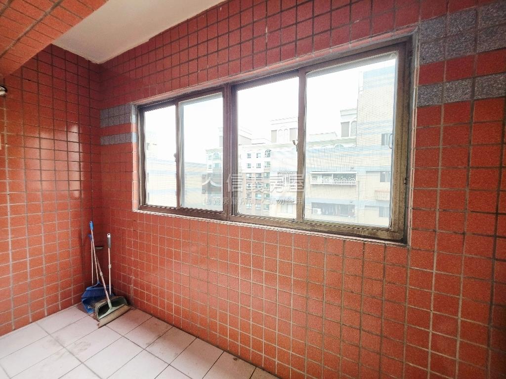 下南崁近光明國小三房車位房屋室內格局與周邊環境