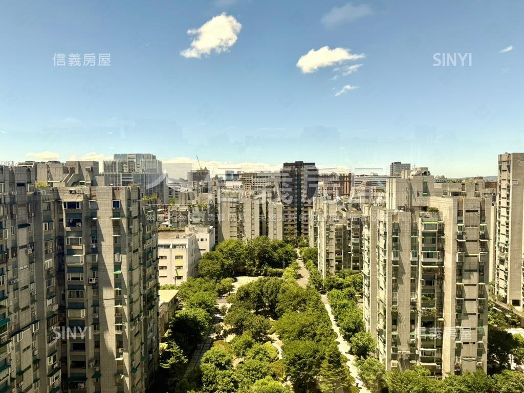 松山新城景觀高樓附車位房屋室內格局與周邊環境