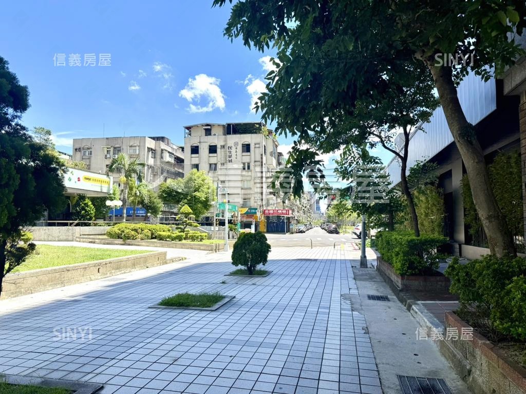 松山新城景觀高樓附車位房屋室內格局與周邊環境
