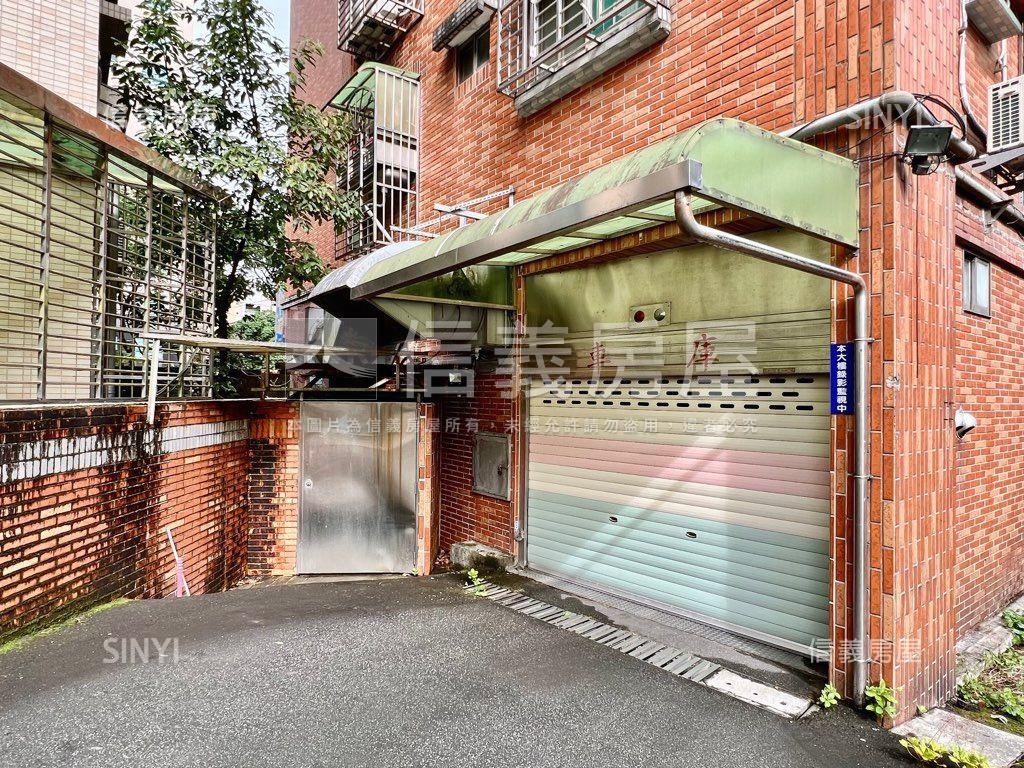 大空間金店面－面寬大路房屋室內格局與周邊環境