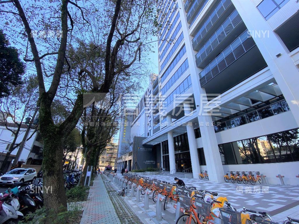 大空間金店面－面寬大路房屋室內格局與周邊環境