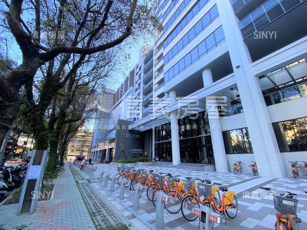 大空間金店面－面寬大路房屋室內格局與周邊環境