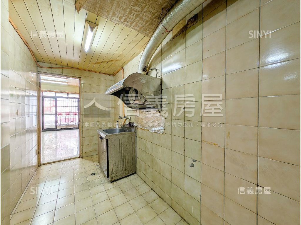 金華街邊間３樓美寓房屋室內格局與周邊環境