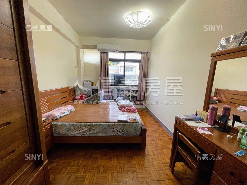 四維正路面寬金店霸房屋室內格局與周邊環境