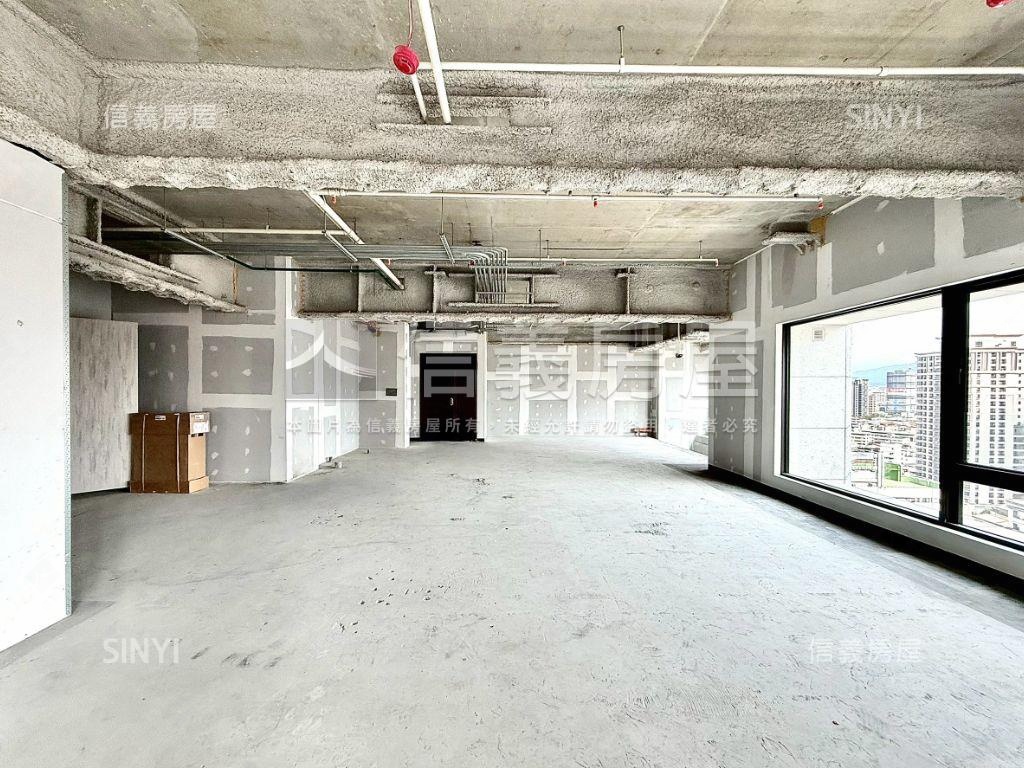 老佛爺高樓後棟視野三車位房屋室內格局與周邊環境