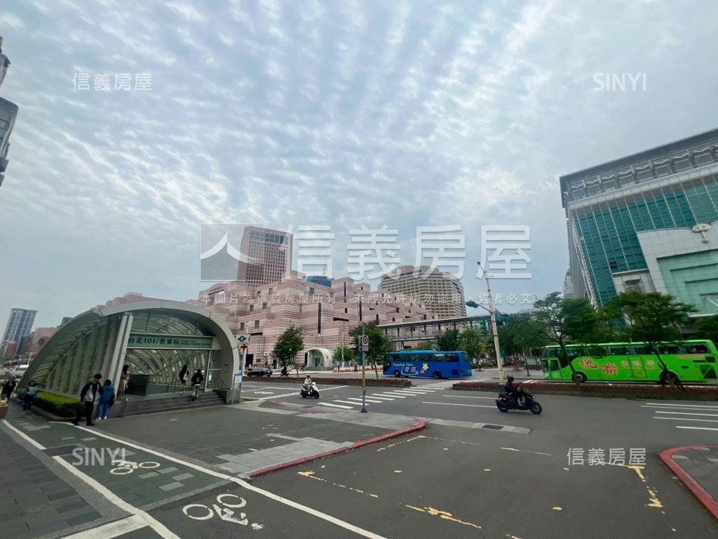 【世貿新城】綠意樹梢戶房屋室內格局與周邊環境