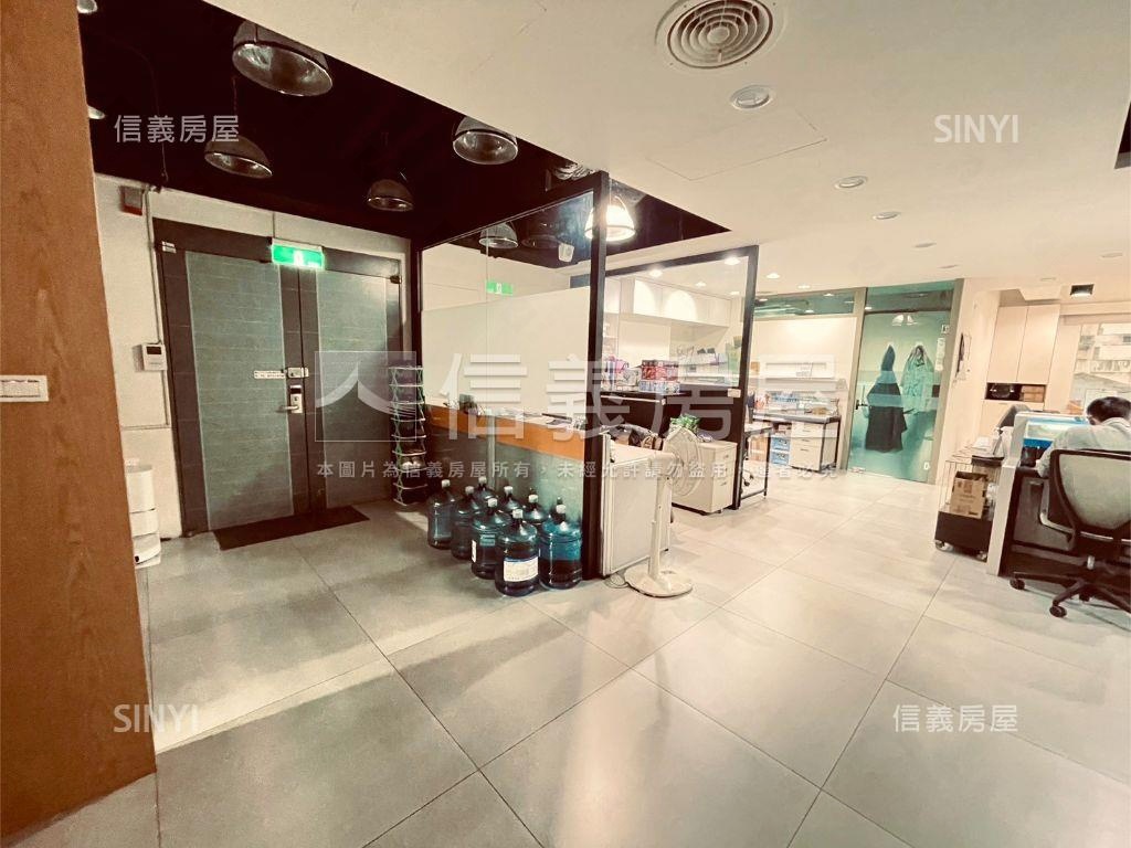 文普採光佳美商辦房屋室內格局與周邊環境