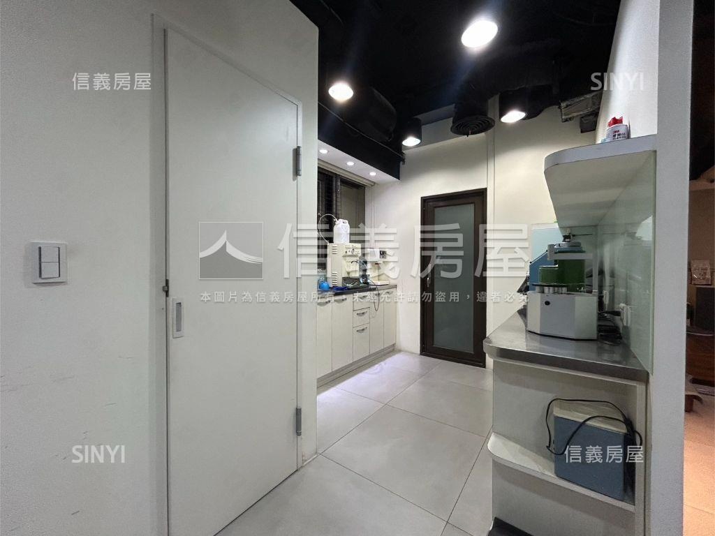 文普採光佳美商辦房屋室內格局與周邊環境